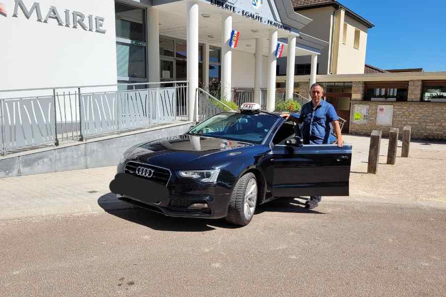 christophe chauffeur de taxi à montluel dans l'ain